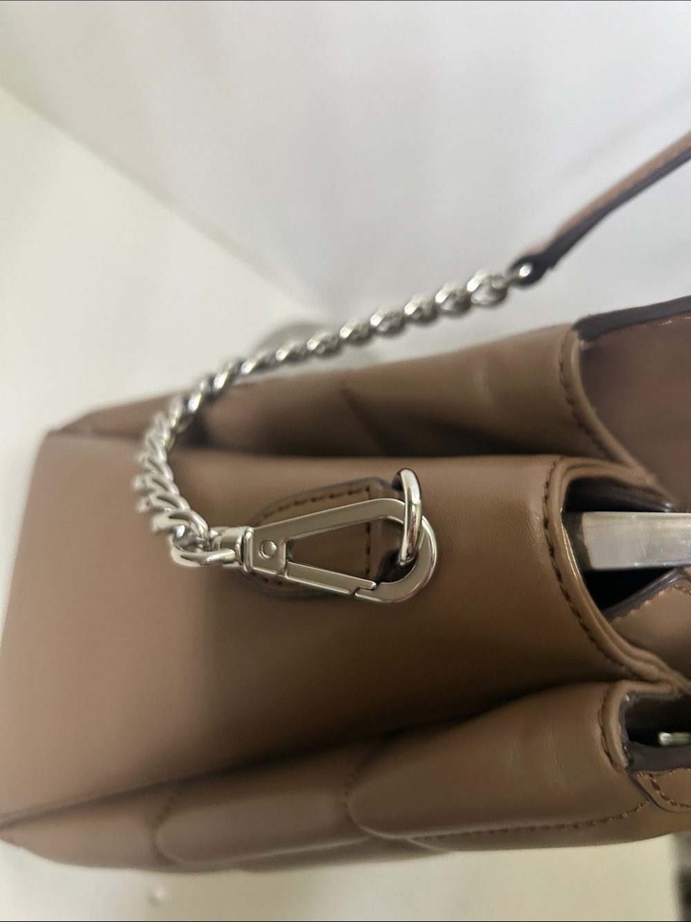 Michael Kors Susan Medium Quilted Leather Tote/Crossbody in the color Driftwood. - Picture 4 of 16